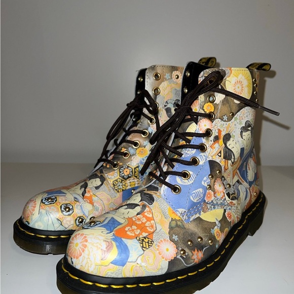 Dr. Martens 1460 Pascal Eastern Art RARE - Picture 1 of 8